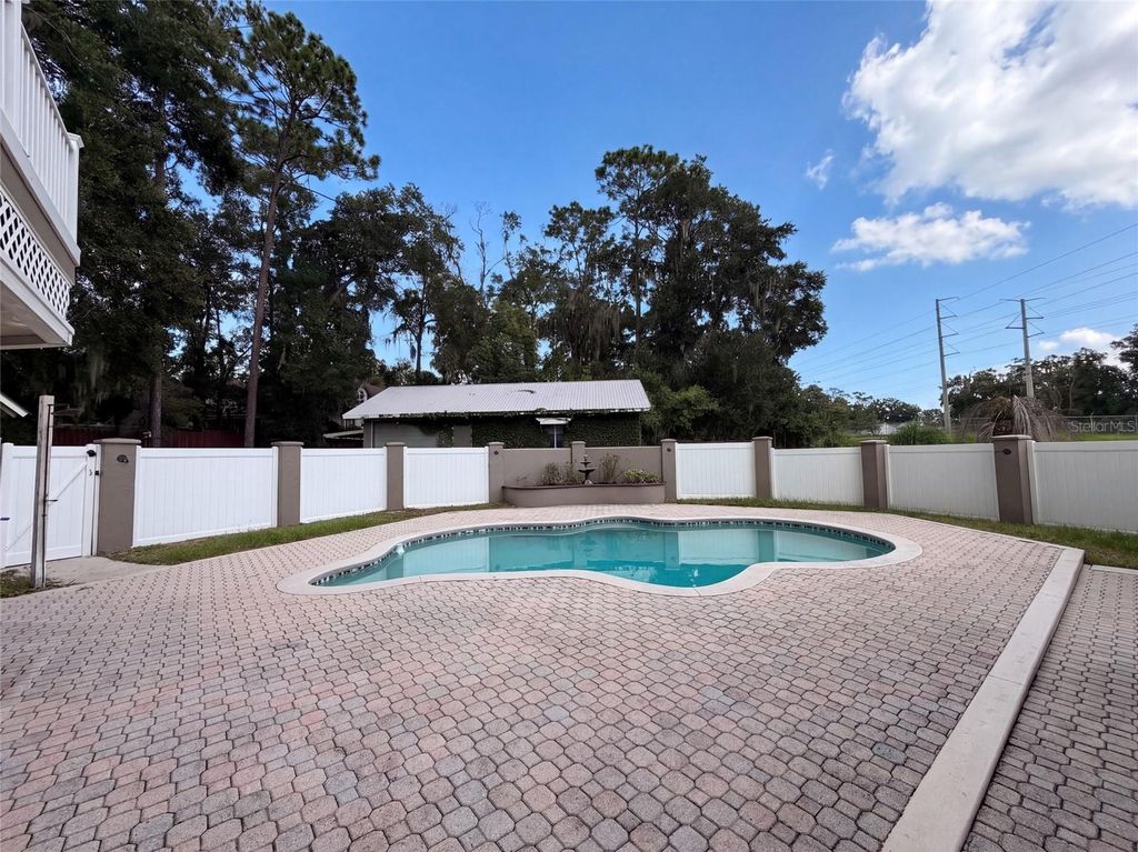 Image 27 of property listing at 4335 SE 8TH STREET, Ocala, FL 34471