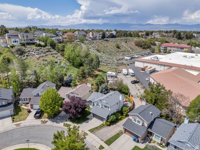 8752 S ALTA COVE DR, Sandy, UT 84093