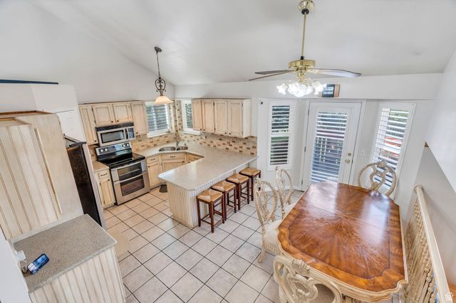 8752 S ALTA COVE DR, Sandy, UT 84093