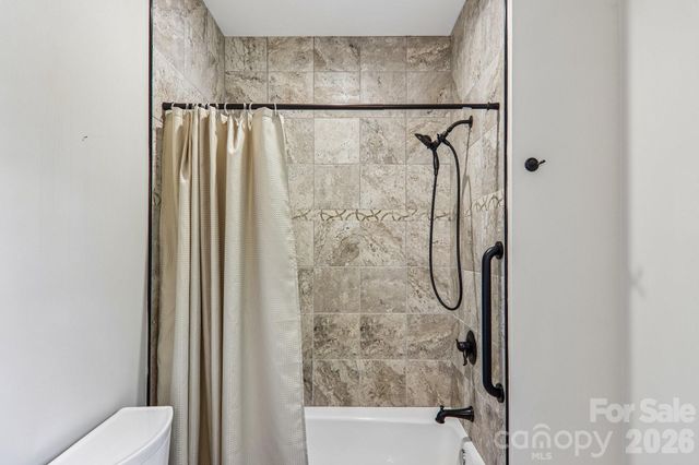 17 Hamilton Woods Lane, Etowah, NC 28729