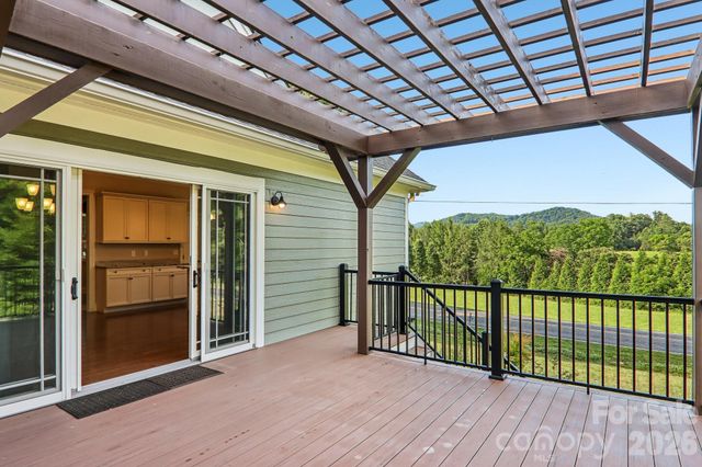 17 Hamilton Woods Lane, Etowah, NC 28729