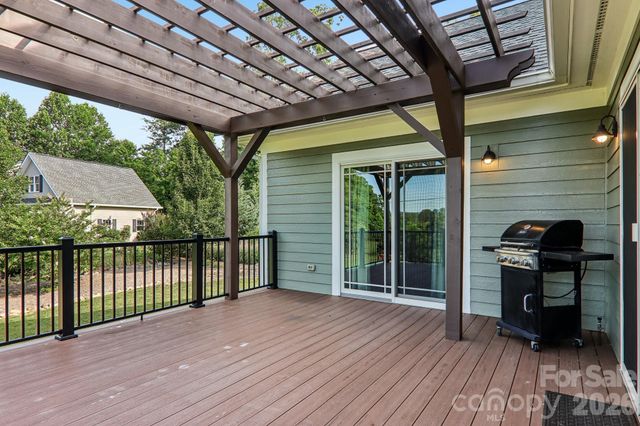 17 Hamilton Woods Lane, Etowah, NC 28729