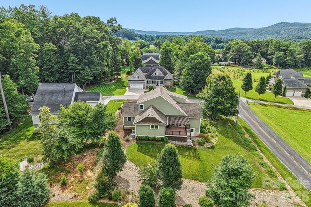 17 Hamilton Woods Lane, Etowah, NC 28729