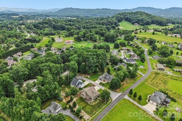 17 Hamilton Woods Lane, Etowah, NC 28729