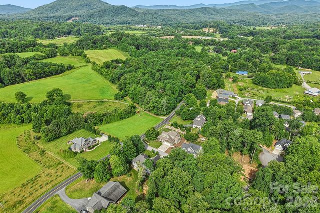 17 Hamilton Woods Lane, Etowah, NC 28729