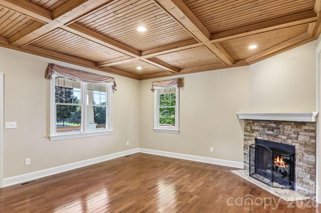 17 Hamilton Woods Lane, Etowah, NC 28729