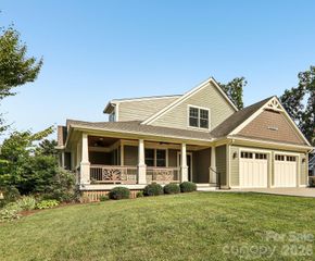 17 Hamilton Woods Lane, Etowah, NC 28729