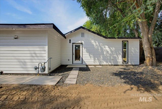 980 N Clithero Dr, Boise, ID 83703