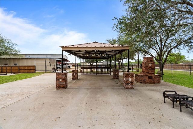230 CR 3071, Orange Grove, TX 78372