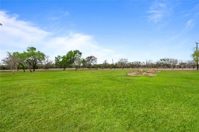 230 CR 3071, Orange Grove, TX 78372