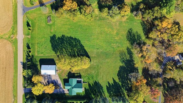 1764 Wolverine Road, Dixon, IL 61021