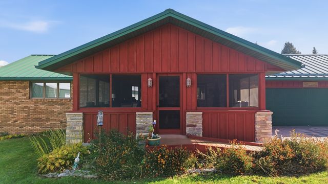 1764 Wolverine Road, Dixon, IL 61021