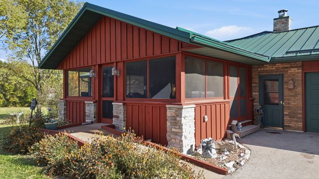 1764 Wolverine Road, Dixon, IL 61021