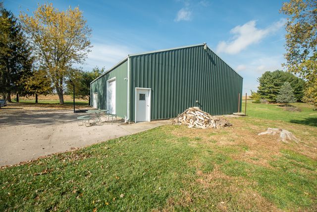 1764 Wolverine Road, Dixon, IL 61021