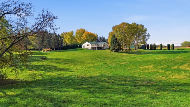 1764 Wolverine Road, Dixon, IL 61021