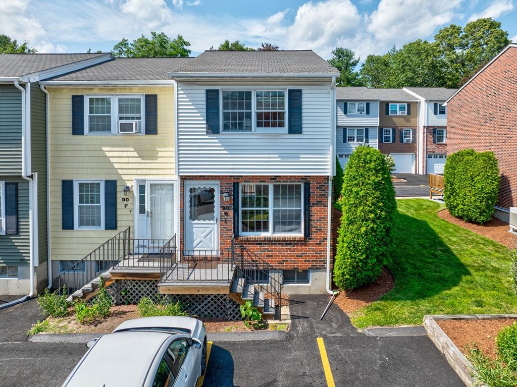 90 Roper St G, Lowell, MA 01852