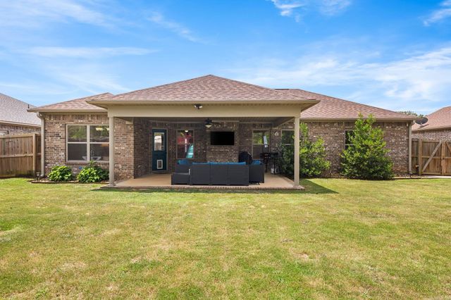 37 Fletcher, Austin, AR 72007