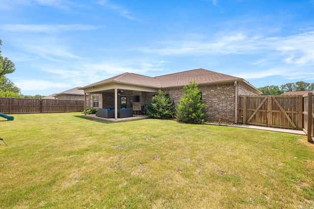 37 Fletcher, Austin, AR 72007