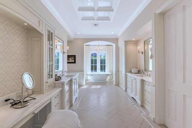 6248 E Montecito Avenue, Scottsdale, AZ 85251