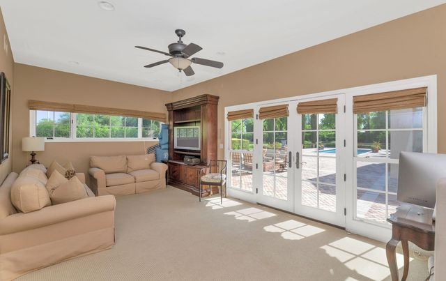 6248 E Montecito Avenue, Scottsdale, AZ 85251