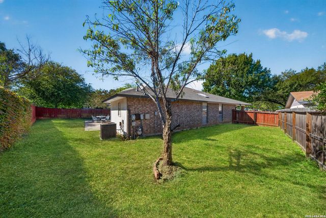 6138 LYNGROVE ST, San Antonio, TX 78249