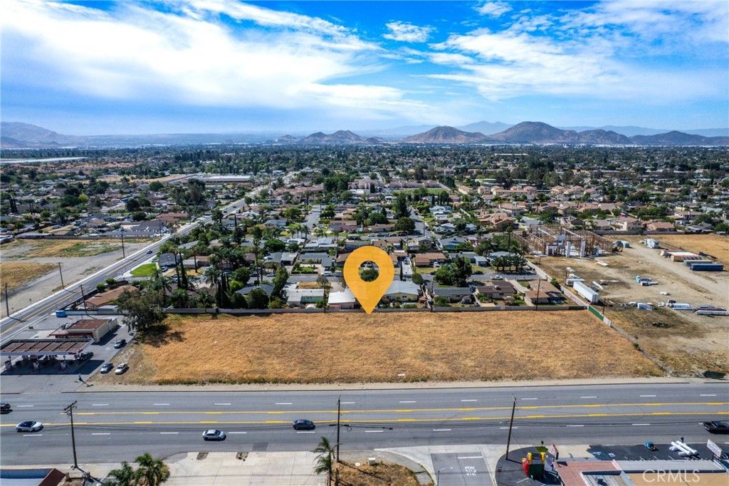 18045 Foothill, Fontana, CA 92335