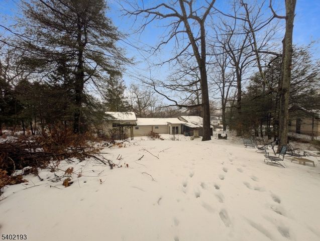 28 Deer Trail Lake Rd, Hardyston Twp., NJ 07460