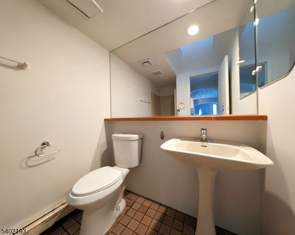 28 Deer Trail Lake Rd, Hardyston Twp., NJ 07460