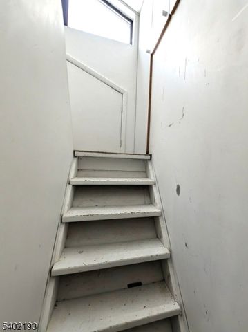 28 Deer Trail Lake Rd, Hardyston Twp., NJ 07460