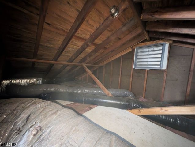 28 Deer Trail Lake Rd, Hardyston Twp., NJ 07460