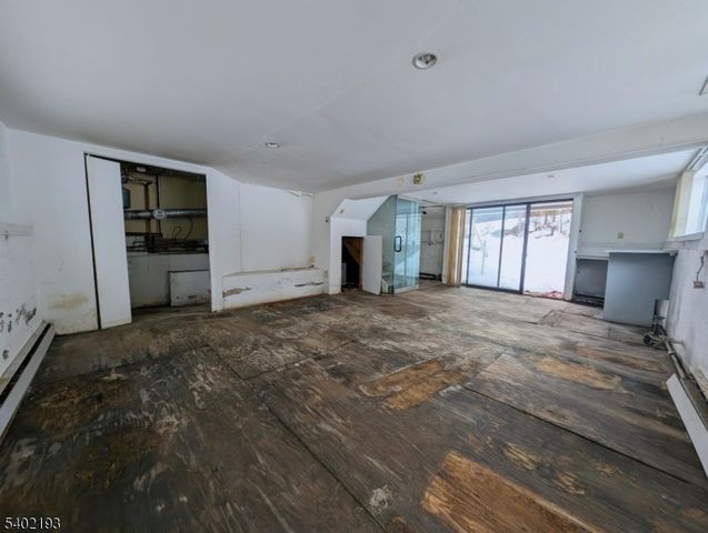 28 Deer Trail Lake Rd, Hardyston Twp., NJ 07460