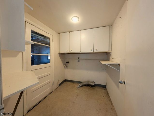 28 Deer Trail Lake Rd, Hardyston Twp., NJ 07460