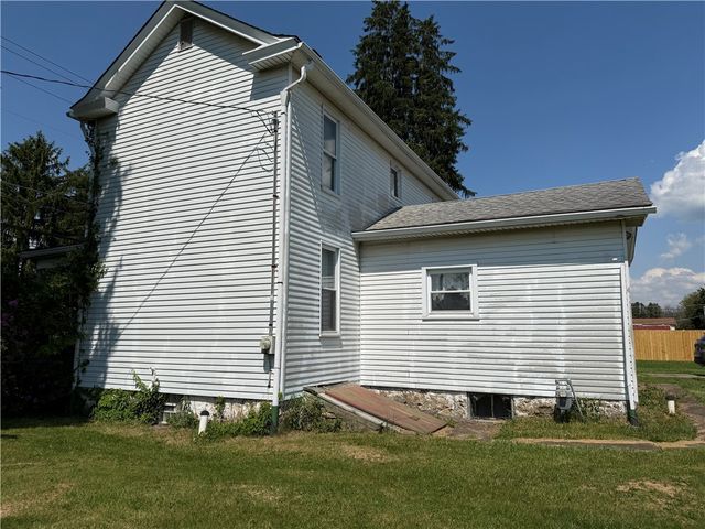 1705 W Crawford Ave, Dunbar Twp, PA 15425