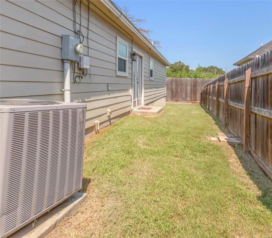 904 New York ST, Bryan, TX 77803