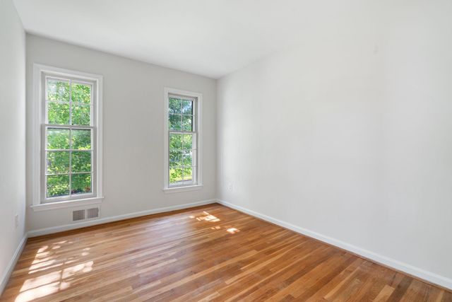 5716 GLAMIS DR, Alexandria, VA 22315