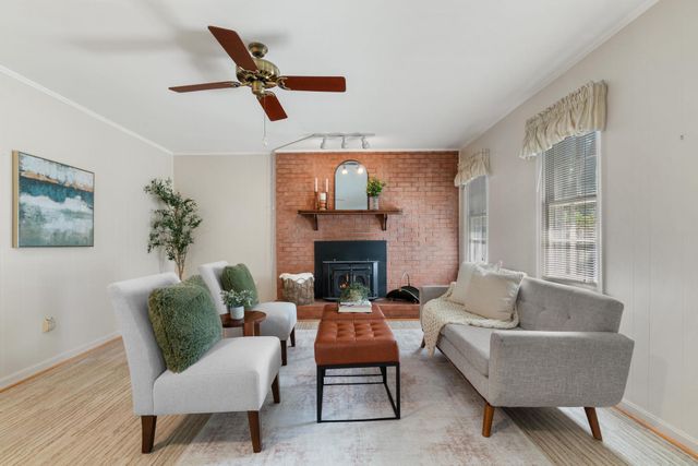 5716 GLAMIS DR, Alexandria, VA 22315