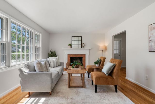 5716 GLAMIS DR, Alexandria, VA 22315