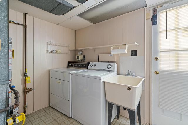 5716 GLAMIS DR, Alexandria, VA 22315