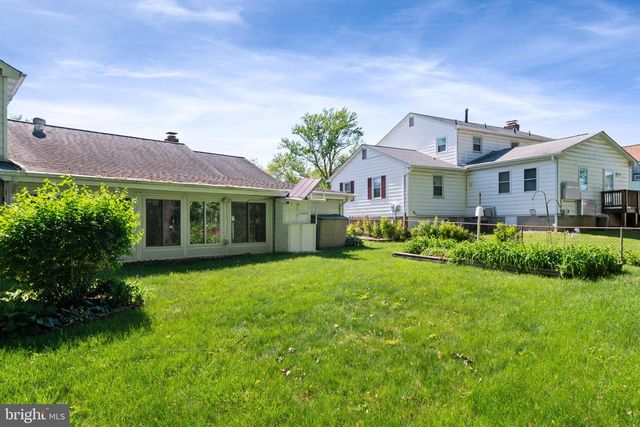 5716 GLAMIS DR, Alexandria, VA 22315