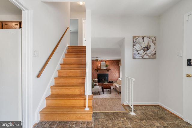5716 GLAMIS DR, Alexandria, VA 22315