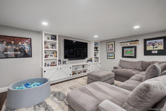 17 Furwood Drive, East Northport, NY 11731