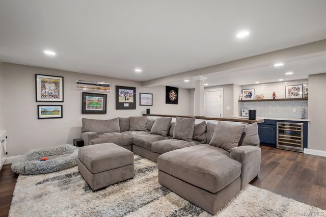 17 Furwood Drive, East Northport, NY 11731