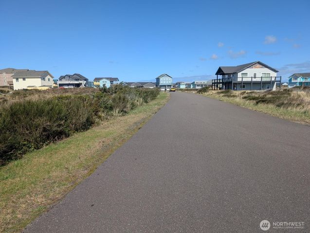 1407 Ocean Crest Avenue SW, Ocean Shores, WA 98569