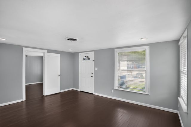 2811 Springdale Road, Fort Worth, TX 76111