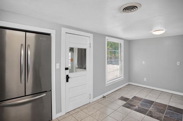2811 Springdale Road, Fort Worth, TX 76111