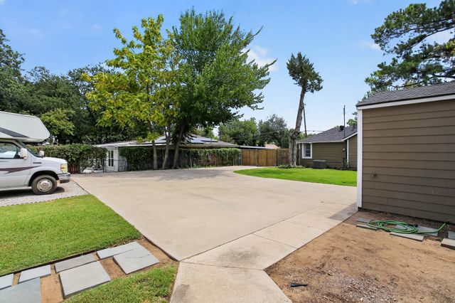 2811 Springdale Road, Fort Worth, TX 76111