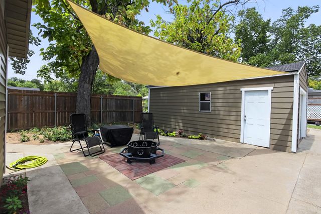 2811 Springdale Road, Fort Worth, TX 76111
