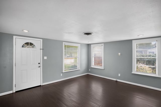 2811 Springdale Road, Fort Worth, TX 76111