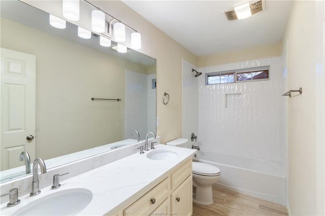 4709 Shoal Creek Drive, College Station, TX 77845