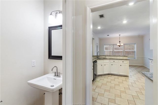 4709 Shoal Creek Drive, College Station, TX 77845